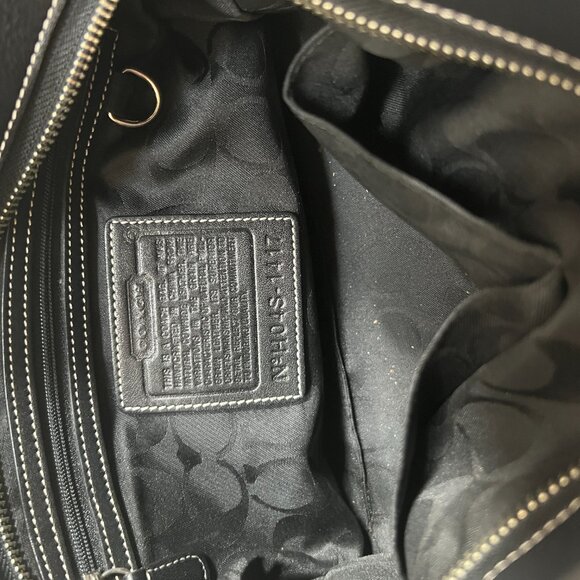 Coach Vintage Black Leather East West Legacy Tassel Hobo Shoulder Bag No. S-1417 - Picture 9 of 10